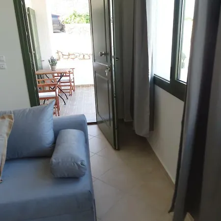 Our Corner House * Éxo Goniá